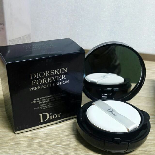 Phấn Cushion Dior có Tone 20 và Tone 12