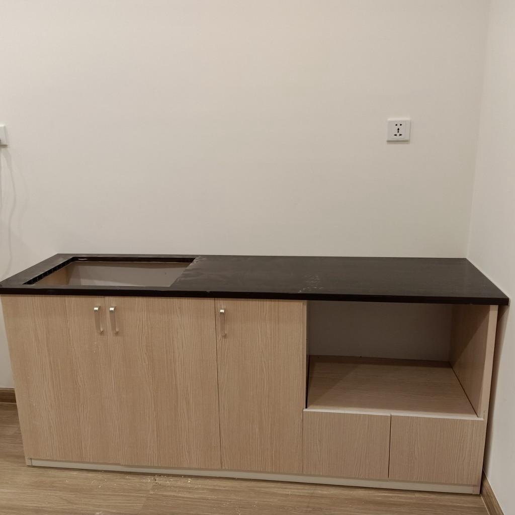 Tủ bếp nhựa Đài Loan cao cấp, có kệ để lò vi sóng kích thước 180x80x50cm tặng kèm chậu rửa, vòi nước đầy đủ