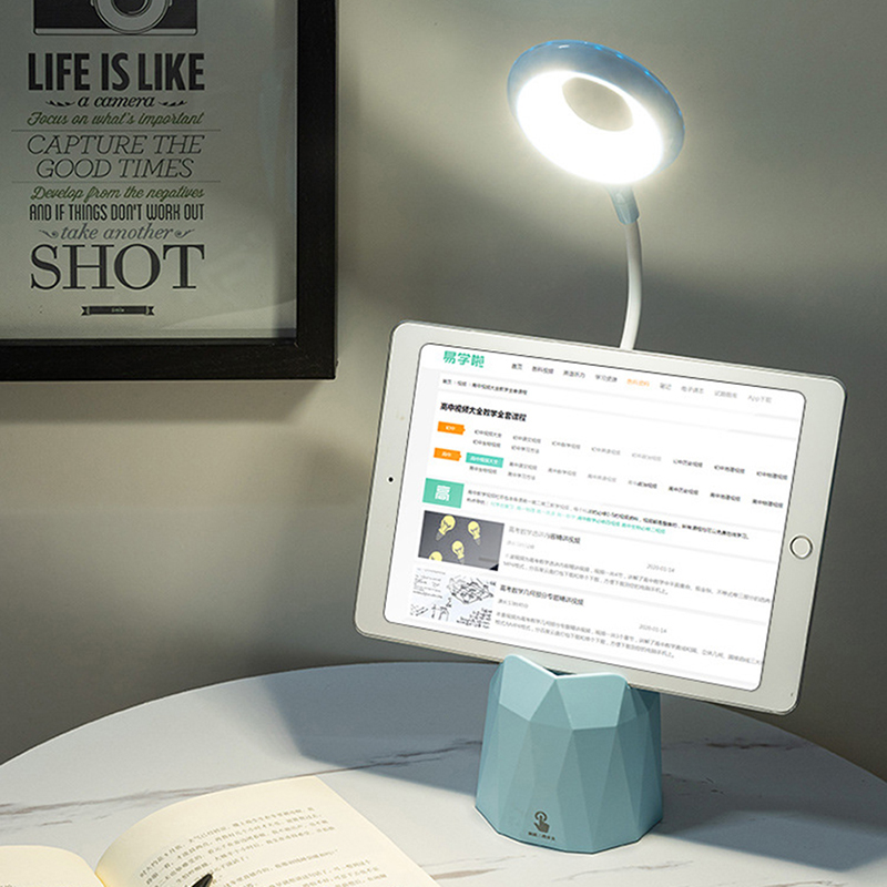 Đèn Led Để Bàn Bảo Vệ Mắt Khi Đọc Sách