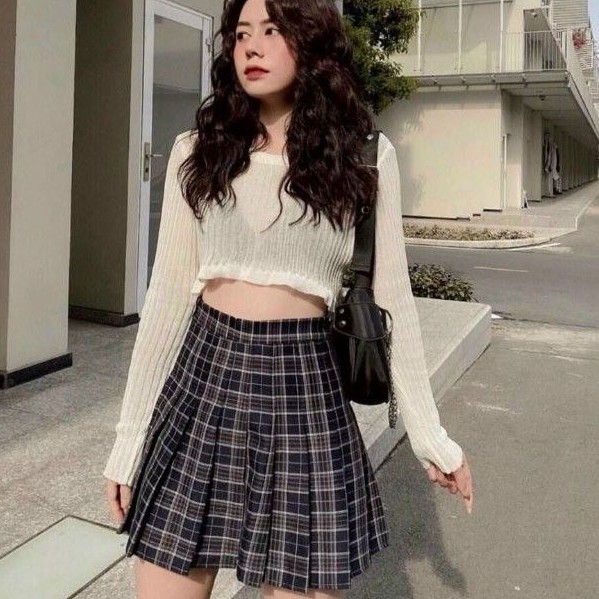 Sét chân váy xếp ly caro và áo croptop gân đũa