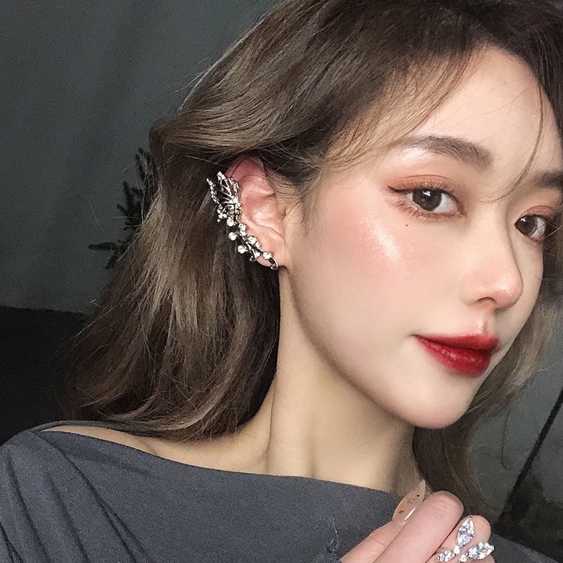 Bông Tai Hình Bướm Đính Đá Xinh Xắn Cho Nữ