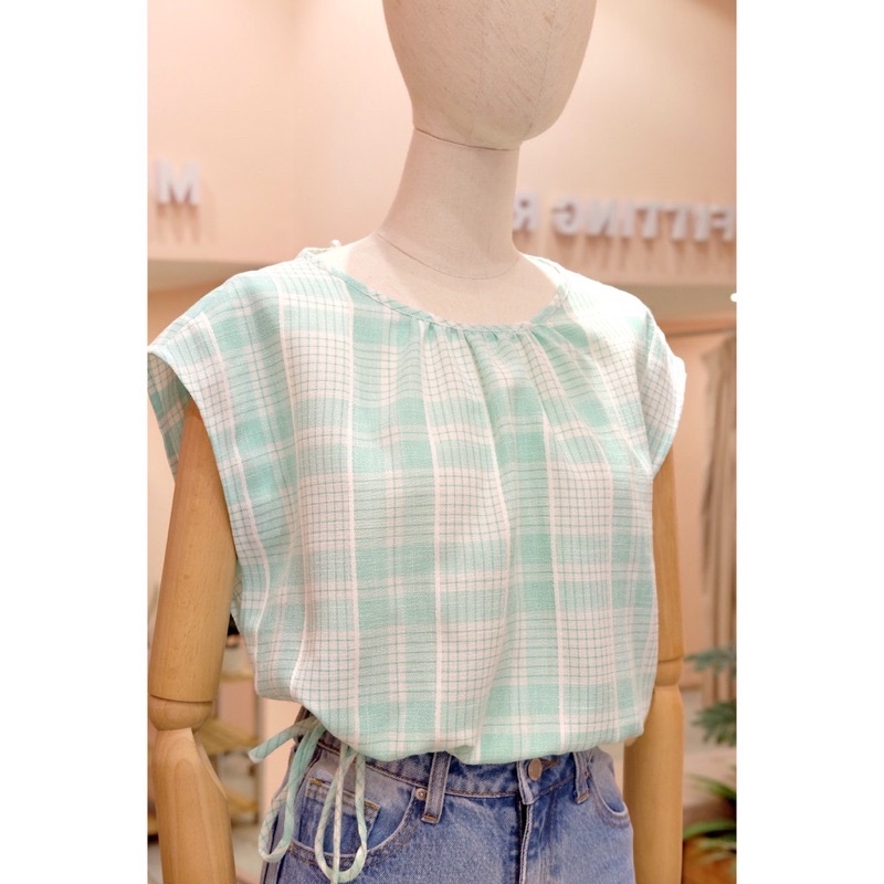 Áo crop top trẻ trung