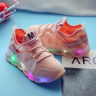 Giày đế mềm, có đèn LED cho bé
