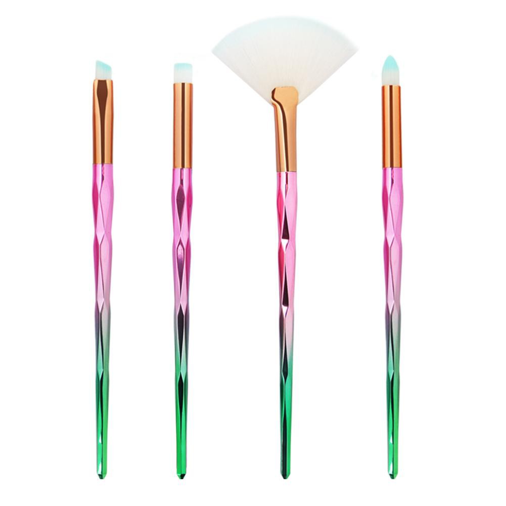 Set 4 cọ trang điểm thiết kế tay cầm vân kim cương sang trọng