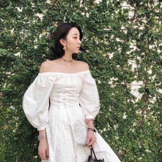Đầm trễ vai