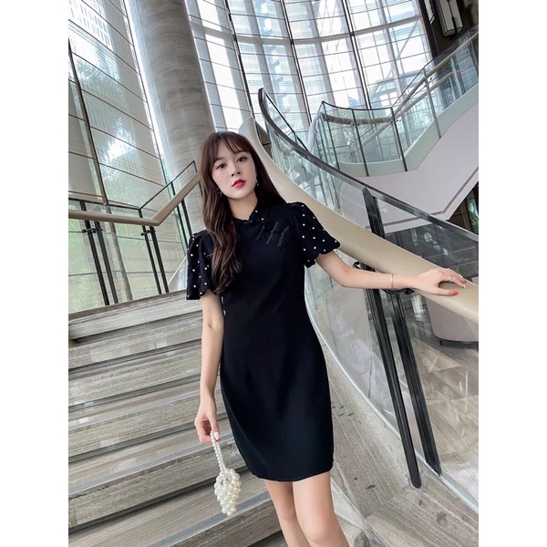 Đầm chữ A tay bồng đính đá có cổ sang trọng thương hiệu thời trang cao cấp
