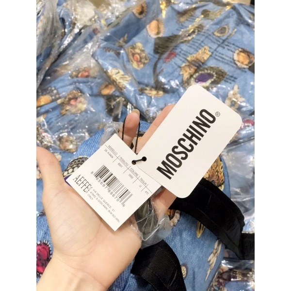 Balo Moschino tuồn