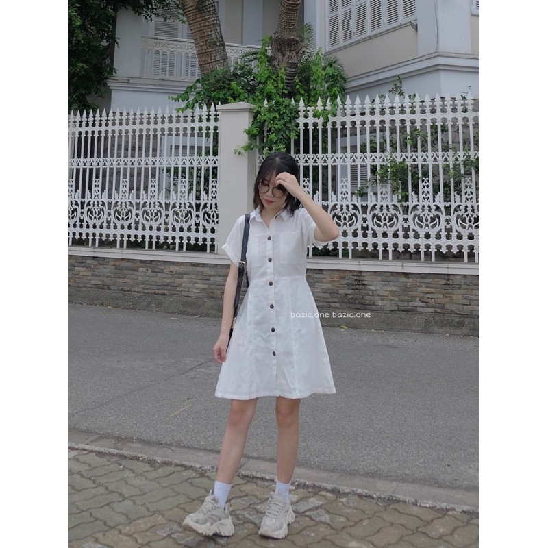 Váy cổ đức chiết eo dáng ngắn Bazic one | BigBuy360 - bigbuy360.vn