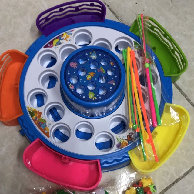 Bộ câu cá có giỏ
