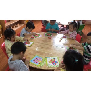Đồ chơi Tranh dán cúc áo