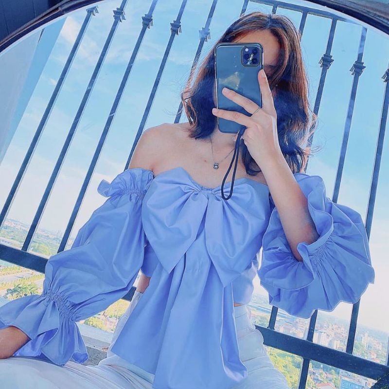 Áo croptop trễ vai nơ ngực tay phồng