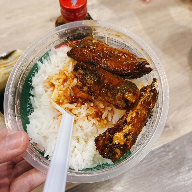 1 Lốc 4 Hộp Cá Thu Chiên Sốt Chua Cay Roza Thái Lan, Cá Hộp Thơm Ngon Chính Hãng 140g