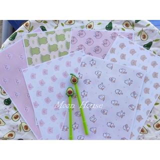 1 tờ giấy gói quà kiểu dễ thương - không bao được tập, sách