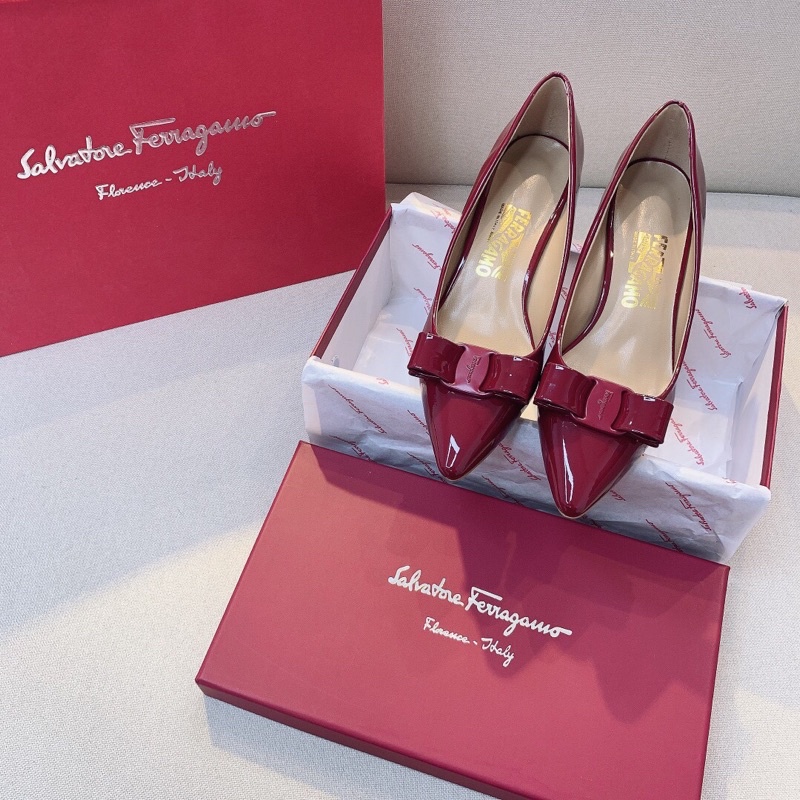 Giày gót vuông nữ Salvatore Ferragamo đế ngoài chống thấm da bò mềm mũi nhọn da bóng có nơ