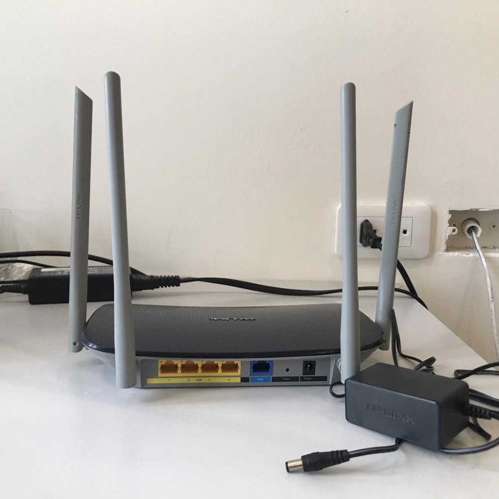 Bộ Phát Wifi 4 Râu TP-link WDR6300 - Hai băng tần AC1200