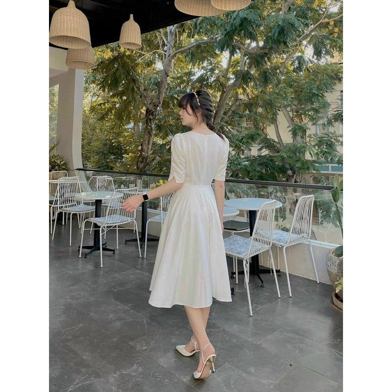 Maxi trắng ngực xếp kiểu bo eo(phiên bản tay ngắn)