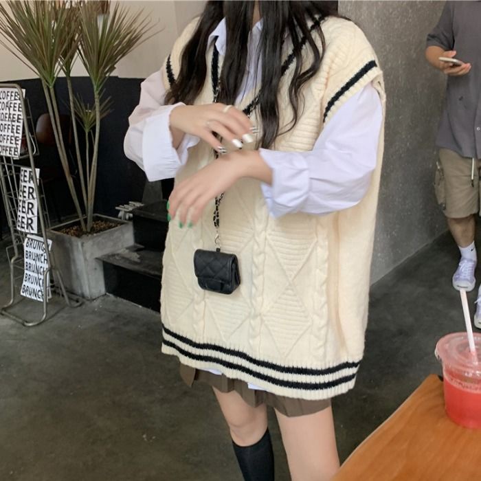 Set áo sơ mi tay dài cổ chữ V + áo khoác len không tay màu sắc tương phản phong cách Hàn Quốc 77