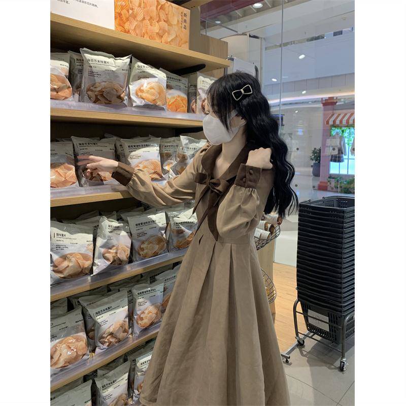 Váy dài~ Mùa đông mới Pháp retro eo thon thả búp bê cổ áo nữ sinh viên dài tay dài phần một chữ chữ