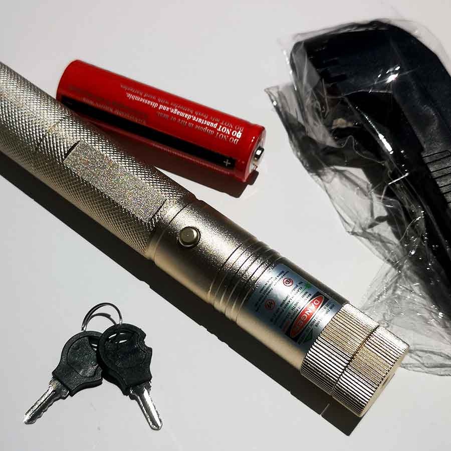 Đèn Laze Laser Công Trình 303 Tia Xanh Lá Pin Sạc Vỏ Vàng