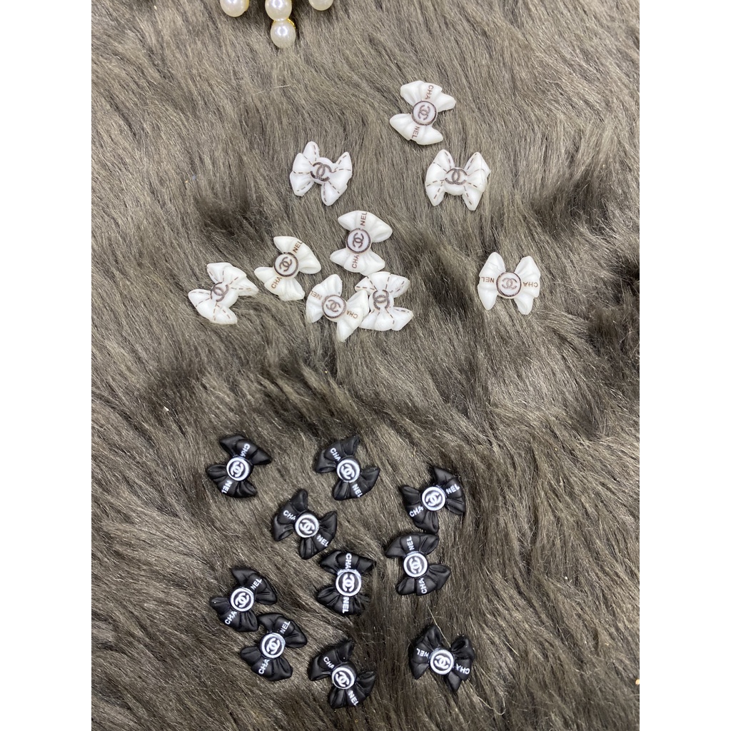 sét 20 Charm nơ gắn móng đen -trắng chane hot hít ( miễn ship )