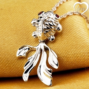 Vòng cổ Mặt Hình Cá Vàng Xinh Xắn Cho Nữ