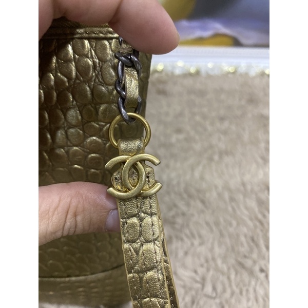 Clutch màu vàng đồng size 28
