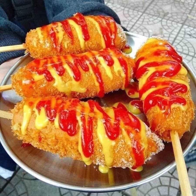 Hotdog phô mai xúc xích