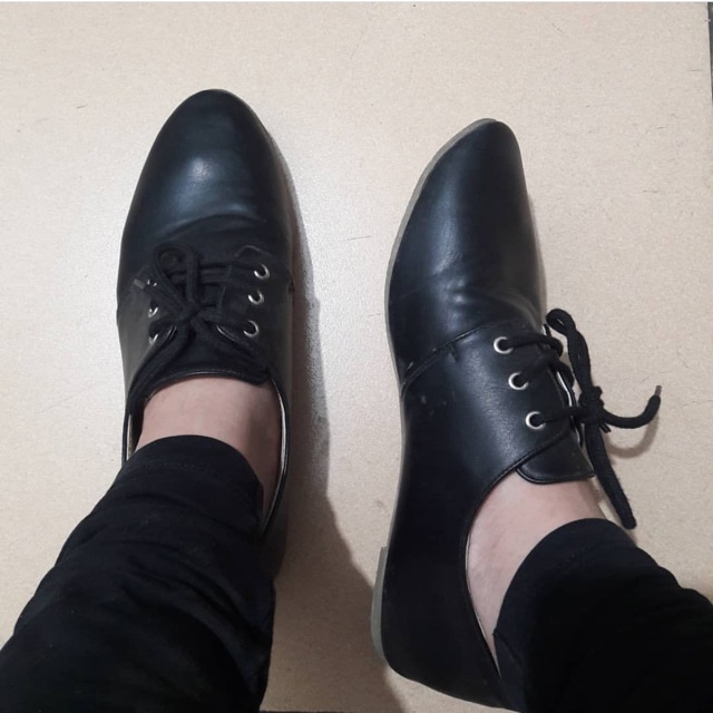 Giày oxford đen dành cho nữ