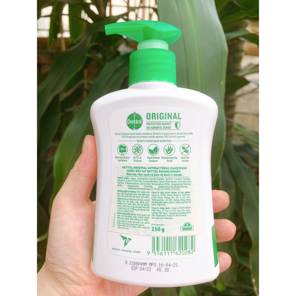 Nước rửa tay diệt khuẩn Dettol - Chai 250g Tặng kèm khăn
