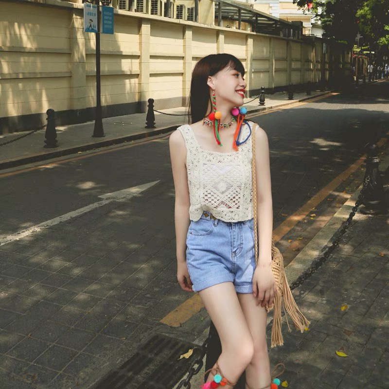 Áo lưới hai dây mặc nhiều kiểu