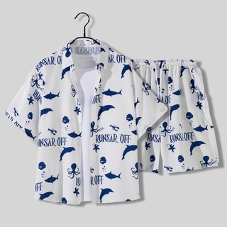 Set đồ đi biển gồm áo tay ngắn in họa tiết và quần lửng dáng rộng phong cách Hawaii cho nam (có bán lẻ)
