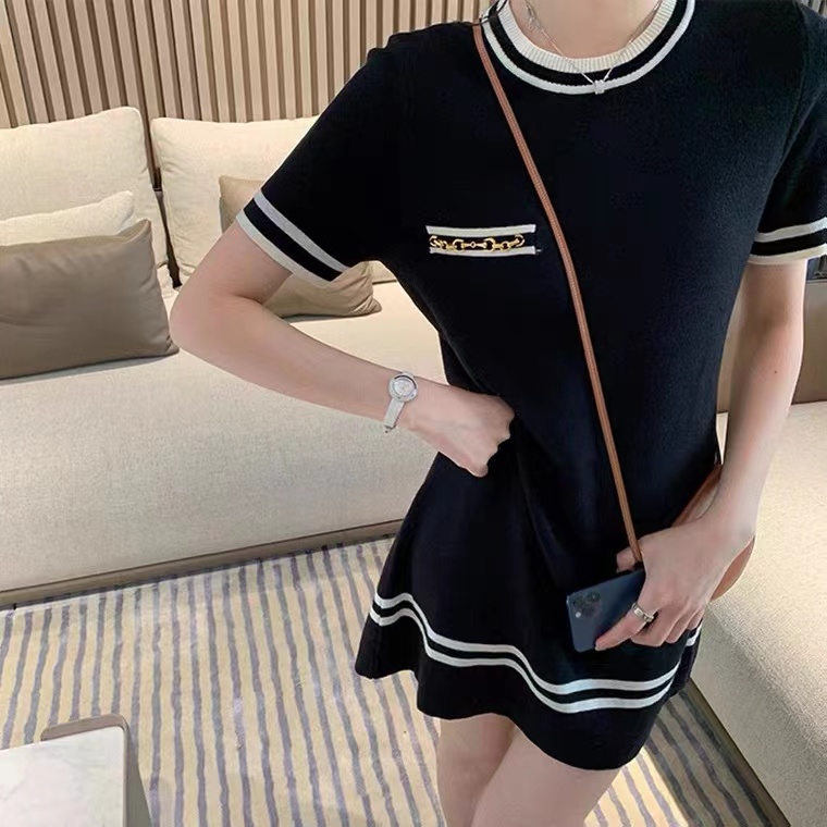 Đầm Dệt Kim Ngắn Tay Cổ Tròn Họa Tiết Kẻ Sọc Phong Cách Vintage Pháp