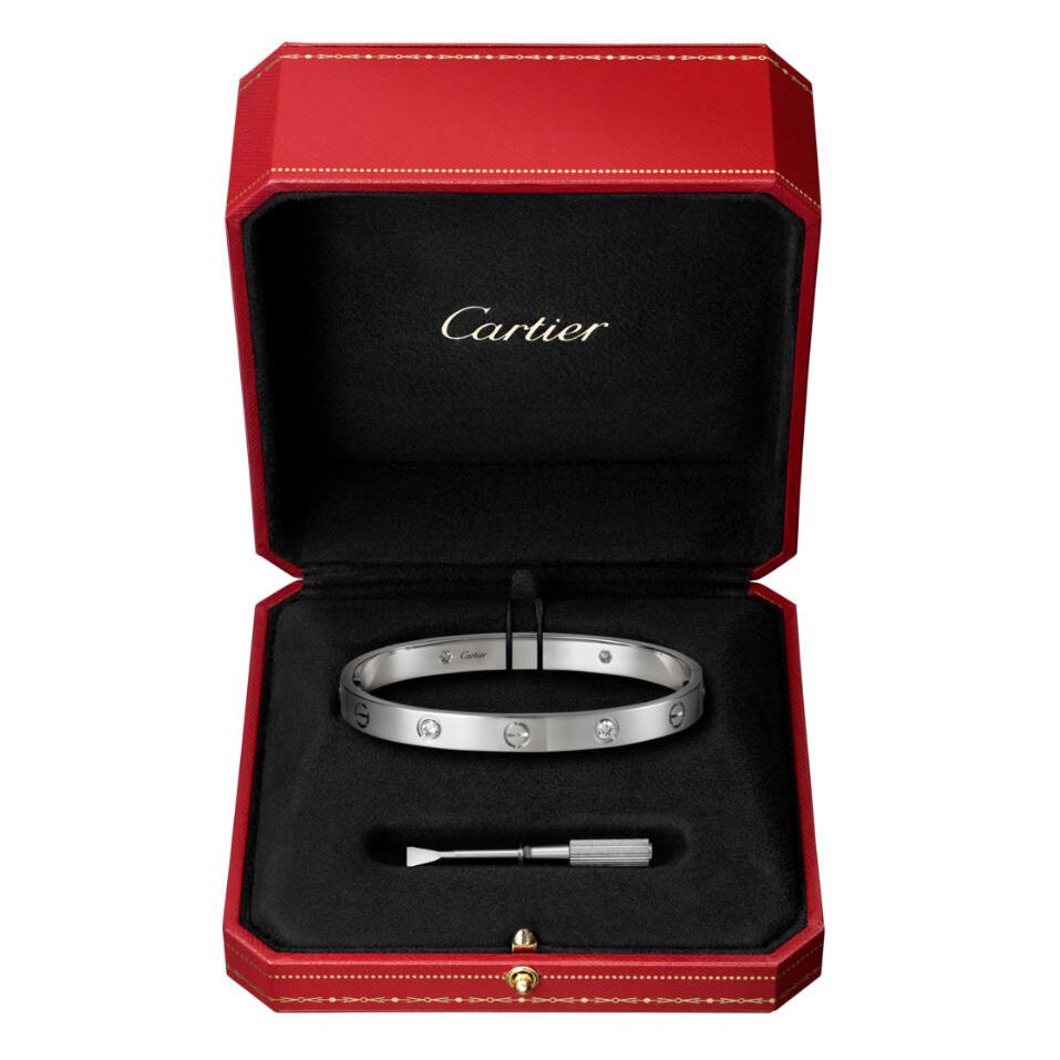 Vòng tay Cartier đính kim cương kèm tuốc nơ vít