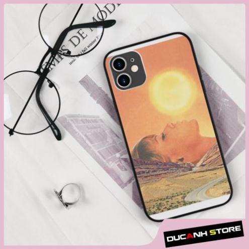 Ốp lưng iphone SAMSUNG hình lady on sand collage art minimalism  cho các dòng iPhone PAP20211066