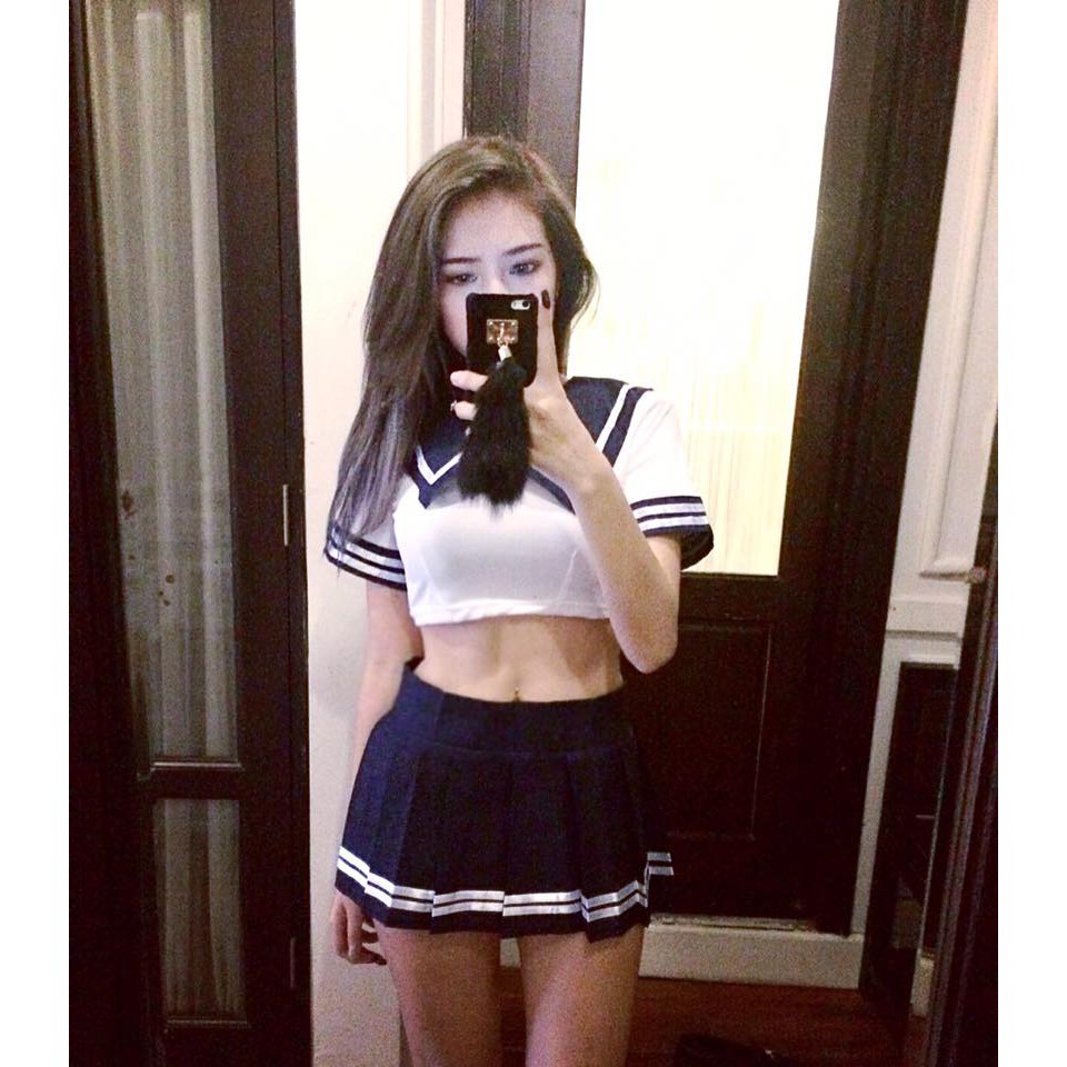 Set nữ sinh cosplay sexy.