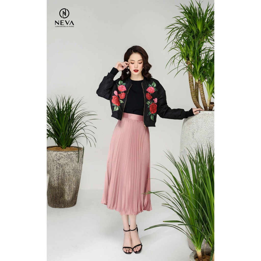 ÁO BOMBER HỌA TIẾT HOA HỒNG ĐEN NEVA W720125