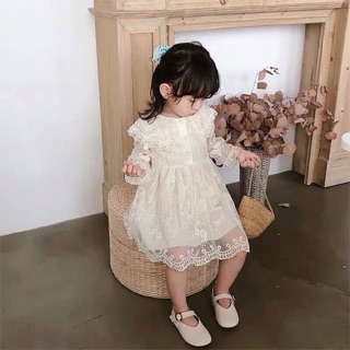 Váy ren trắng sang chảnh