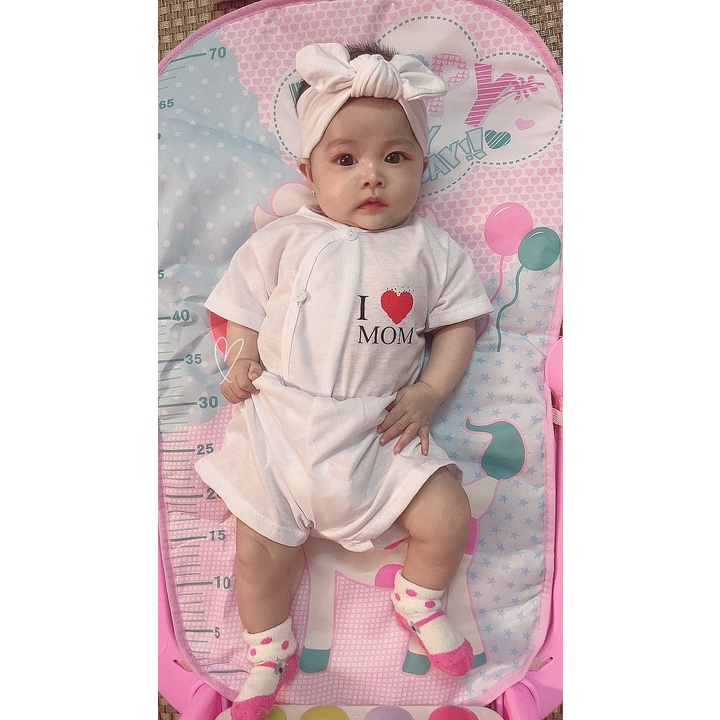 Bộ cộc tay cho bé sơ sinh 0-6 tháng I love Mom, i love Dad  khuy lệch chất vải cotton mềm mịn