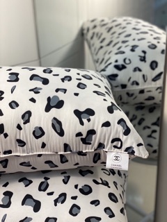 Gối chanel da báo