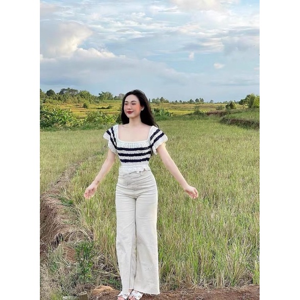 Quần jeans ống suông lưng cao hot trend