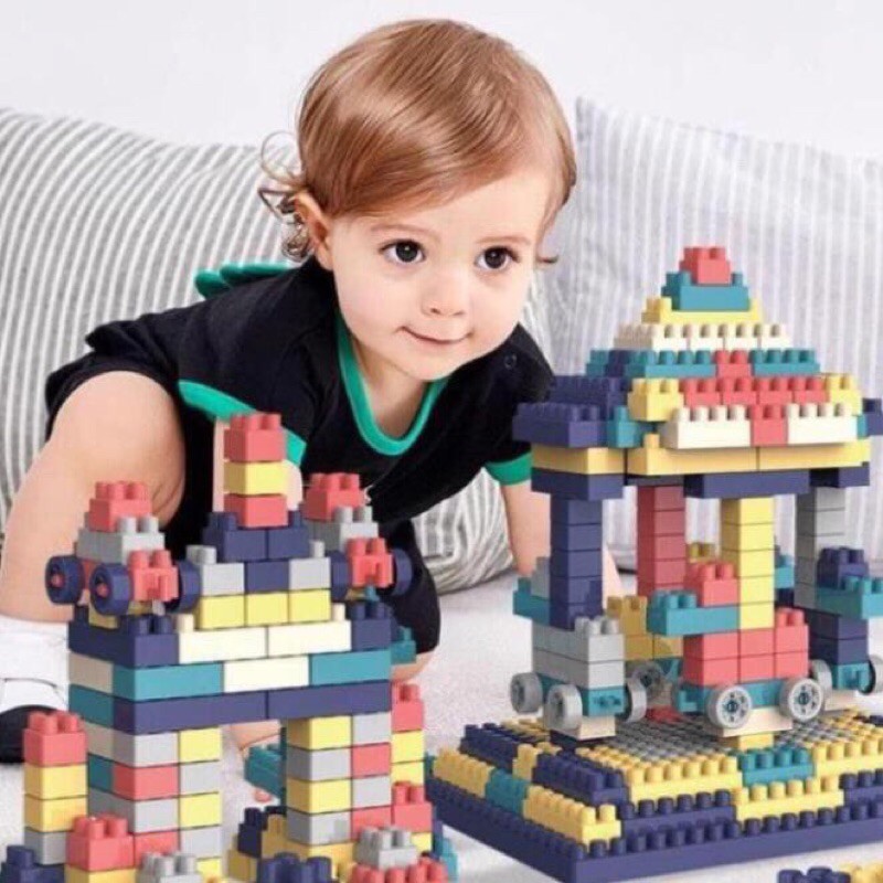 Bộ đồ chơi xếp hình LEGO 360 chi tiết cho bé.