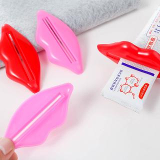 Dụng Cụ Nặn Kem Đánh Răng Hình Đôi Môi