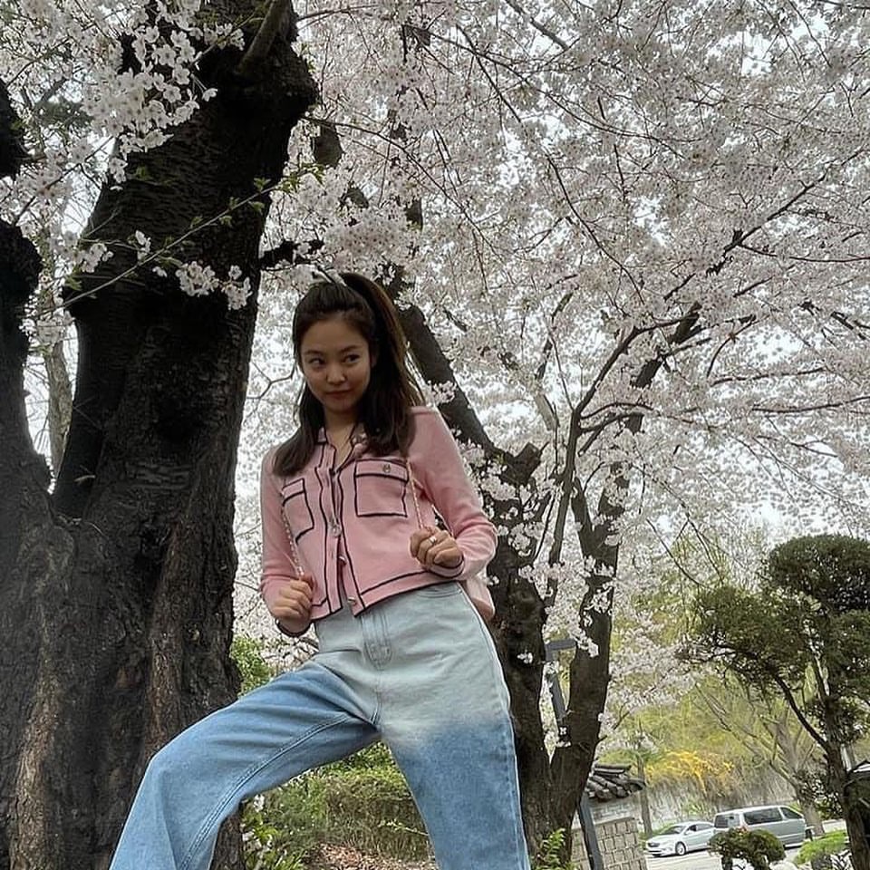 Áo cardiagn tay dài hồng Jennie Blackpink