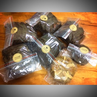 Combo 2 bánh mì đen, 2 bánh mì ngũ cốc, 1 bánh mì ngũ cốc chuối nguyên cám healthy