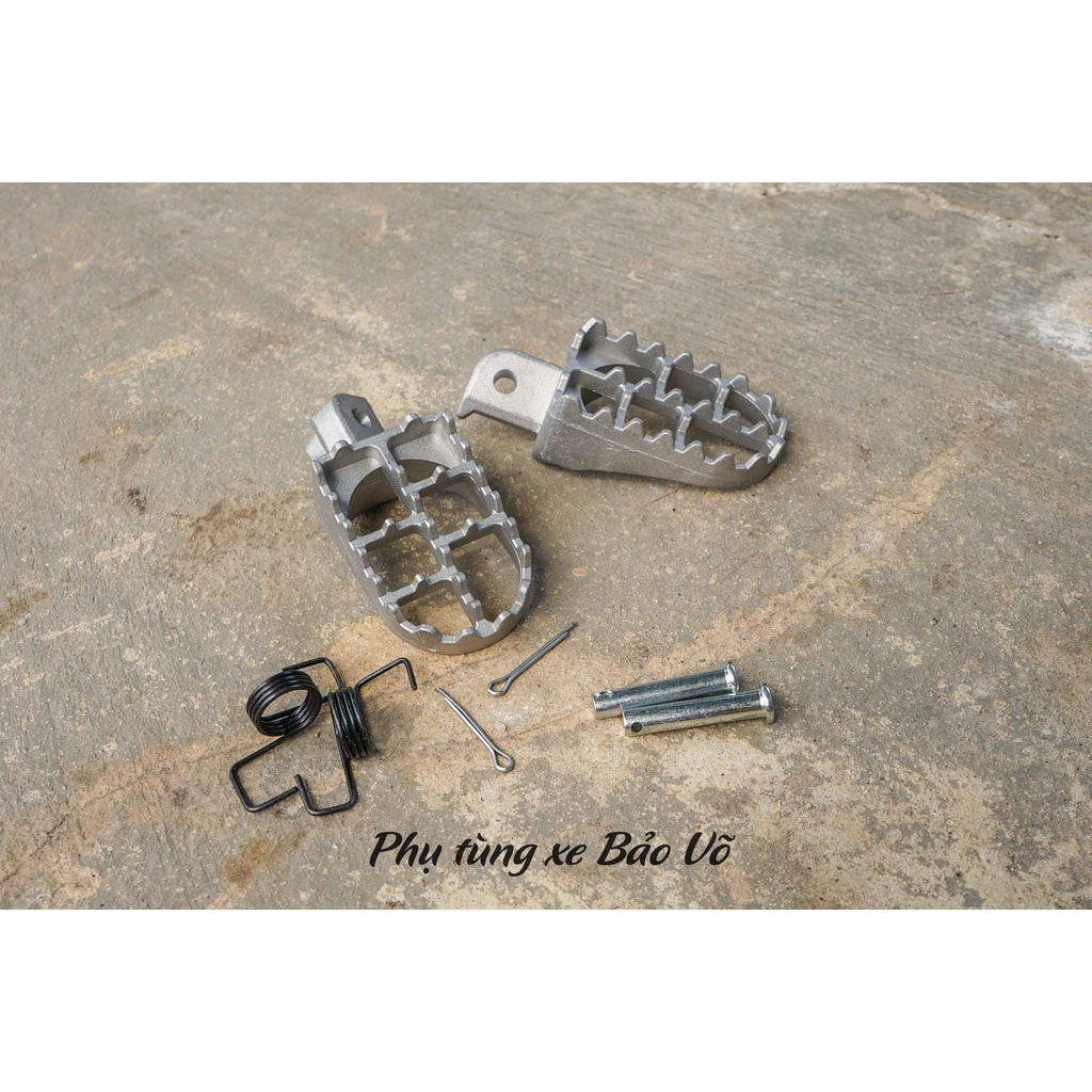 Gác chân cào cào kim loại độ nhiều dòng xe