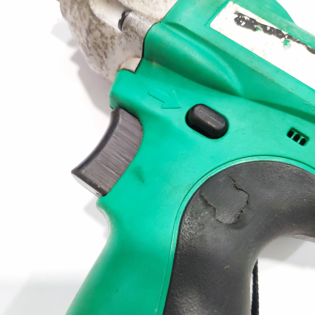 Máy bắn vít Makita 12v - M692D