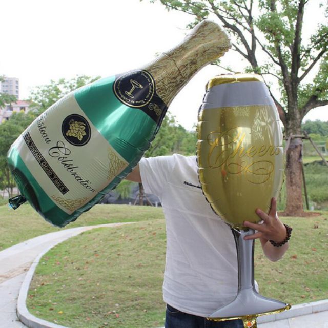 Set bóng ly và chai rượu champagne