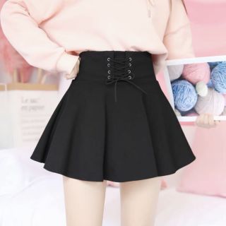 Chân váy xòe kèm quần trong