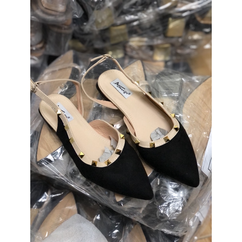 Giày Cao Gót Mũi Nhọn Đinh Tán Sandal Nữ 2 Phân Viền Đinh Tán Khoét Eo
