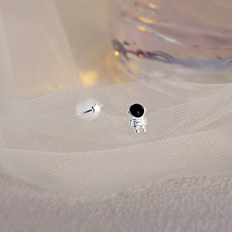 Khuyên Tai Bạc Hình Phi Hành Gia Đính Đá Opal Dễ Thương